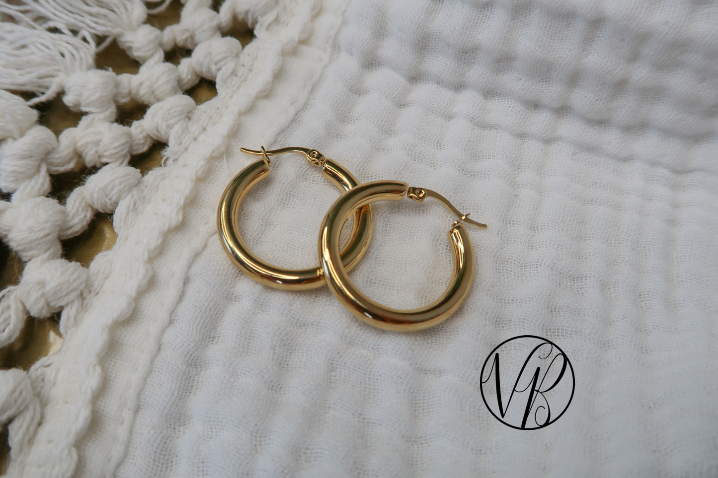 Kristin Classic Hoops