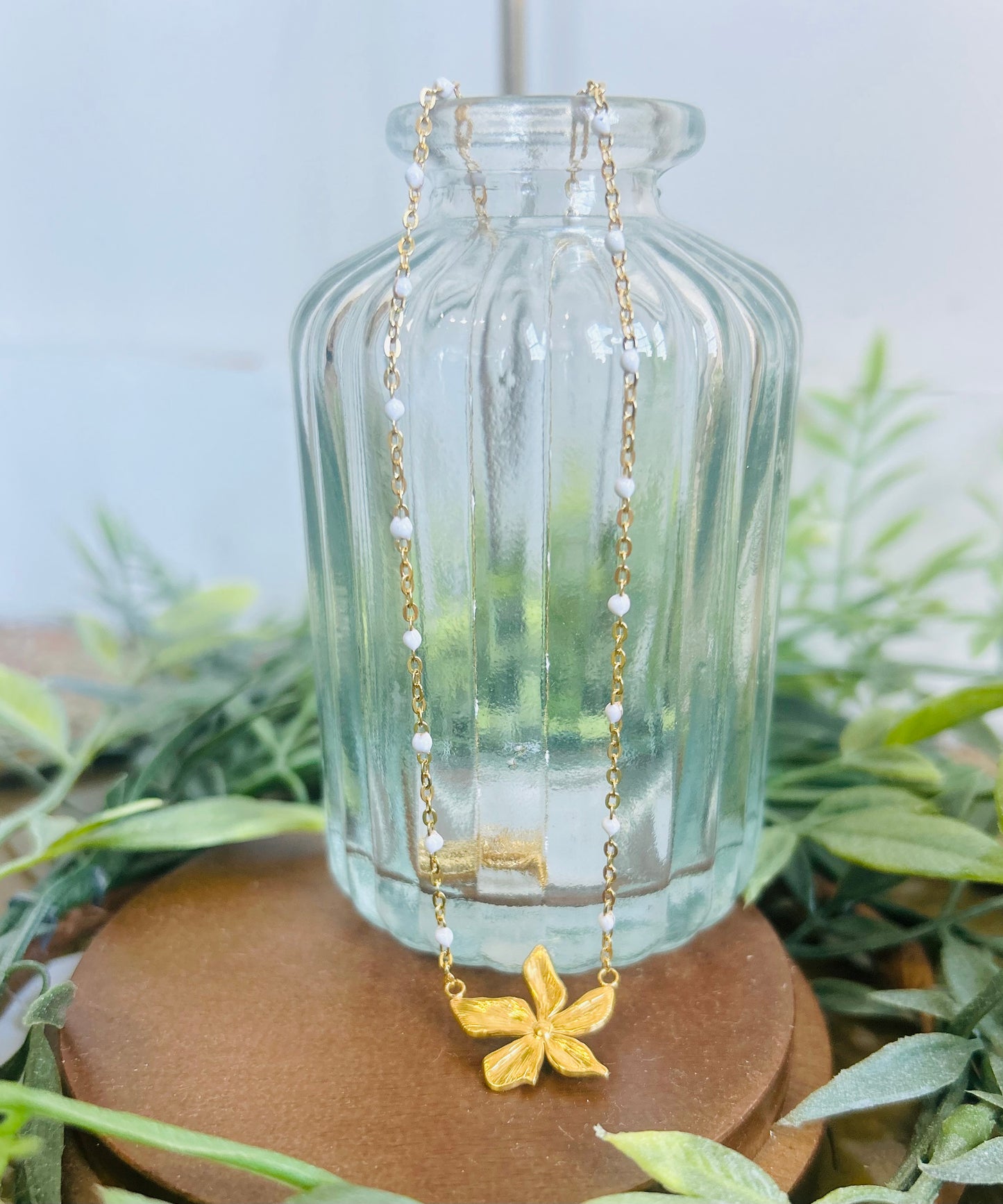 Abbi Flower Pendant Necklace