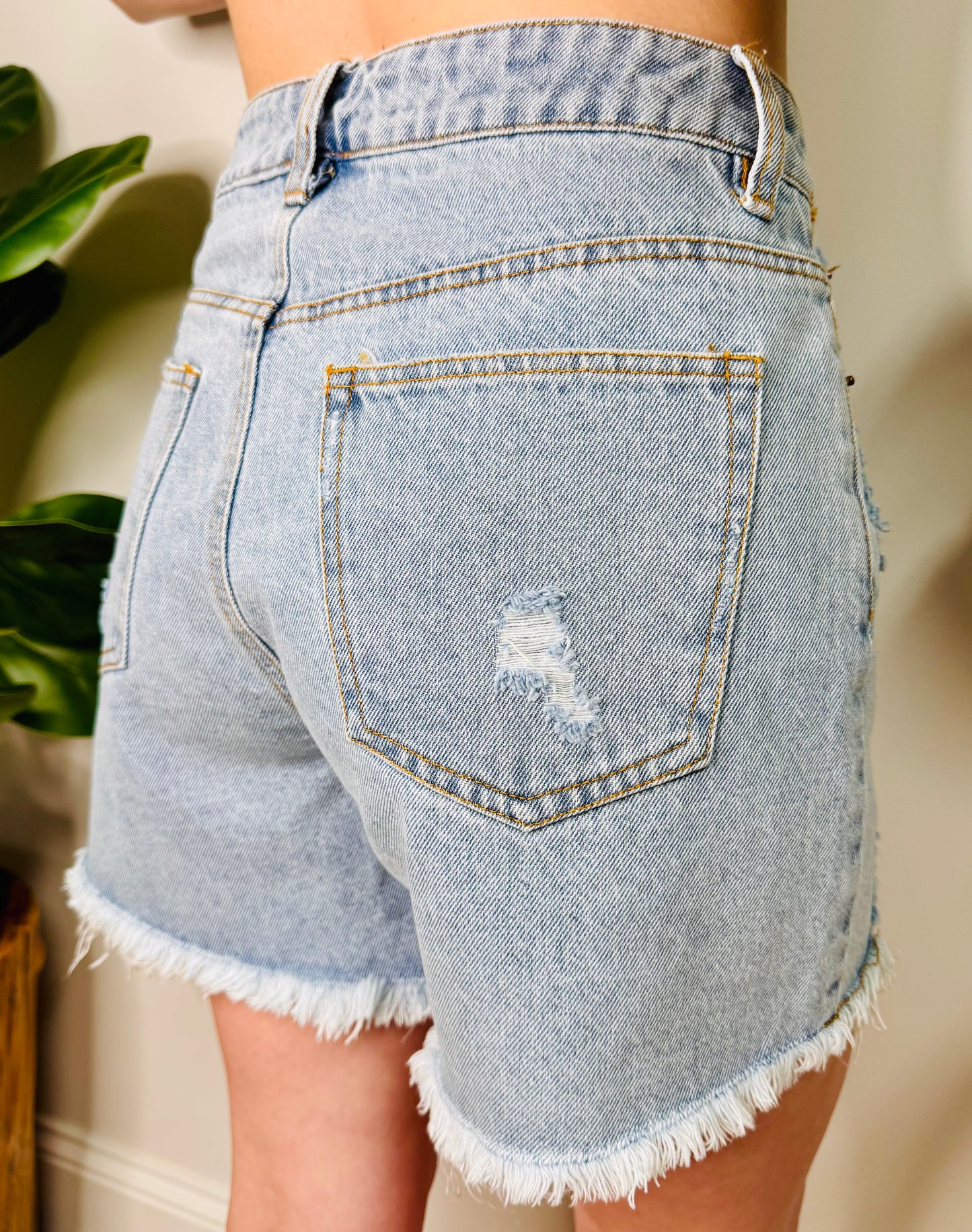 Loose Cut Distressed Denim Shorts