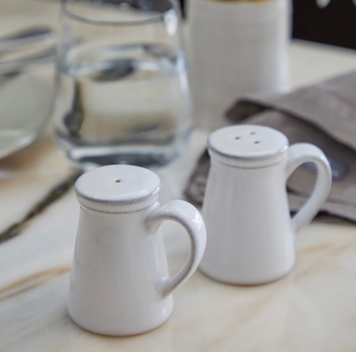 Salt & Pepper Friso