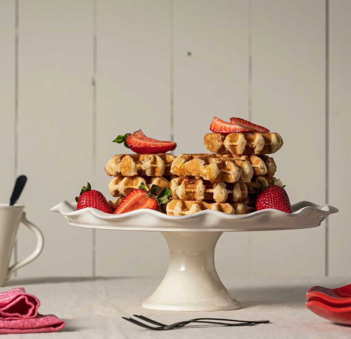 Large Footed Plate Cook & Host, Casafina by COSTA NOVA