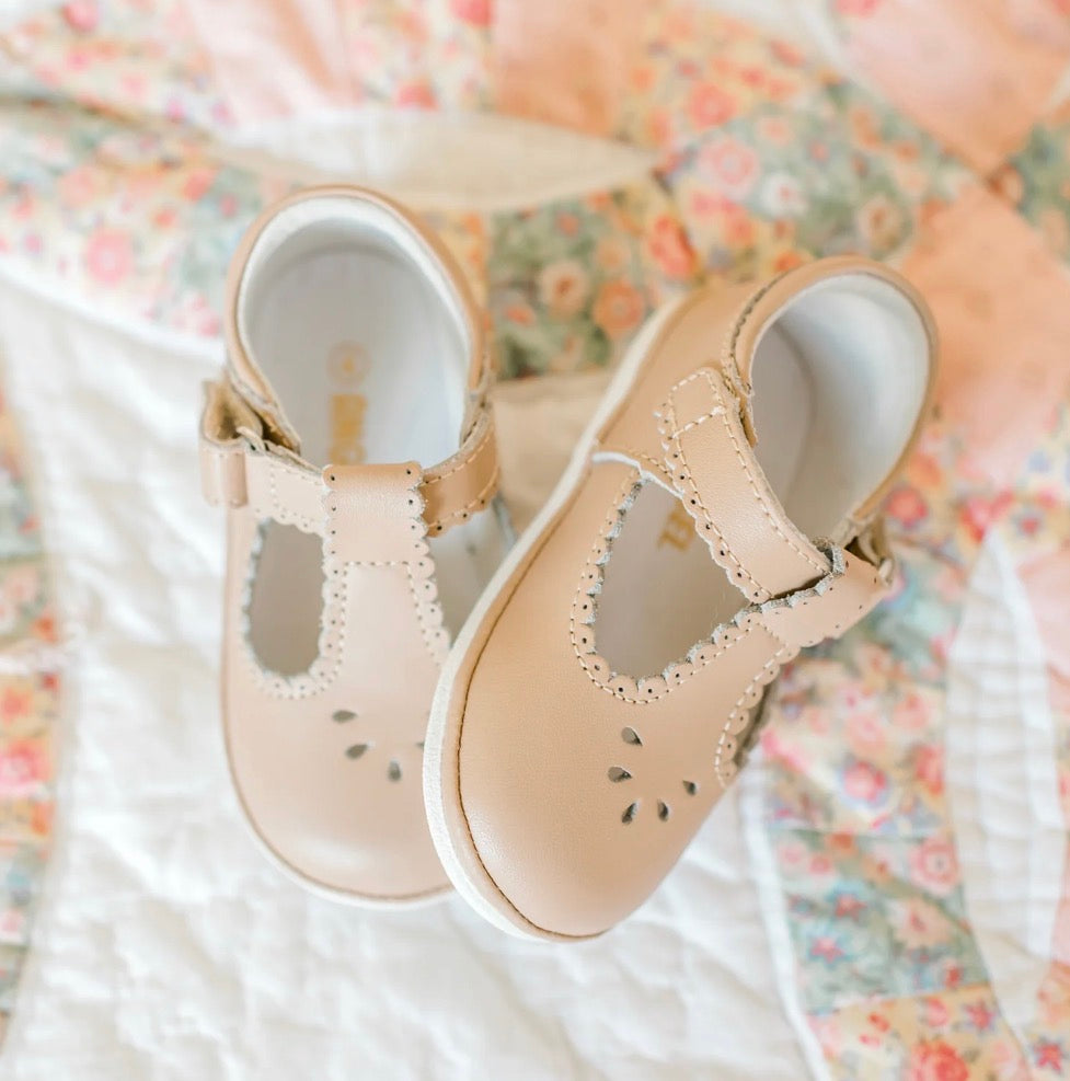 Dottie Scalloped T-Strap Mary Jane (Baby)