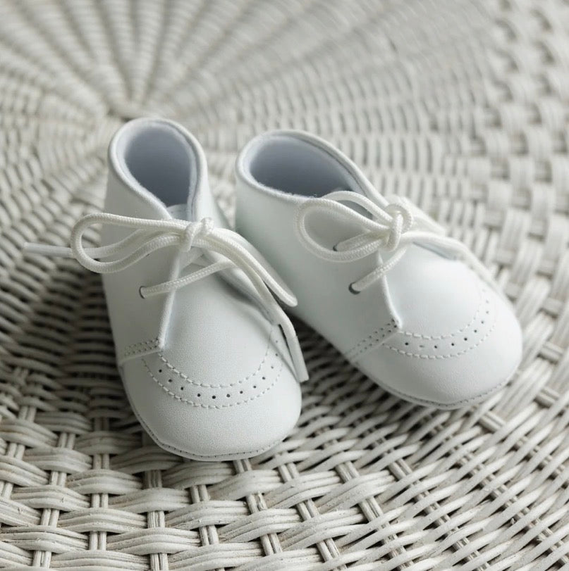 Benny Leather Brogue Oxford Crib Shoe (Infant)