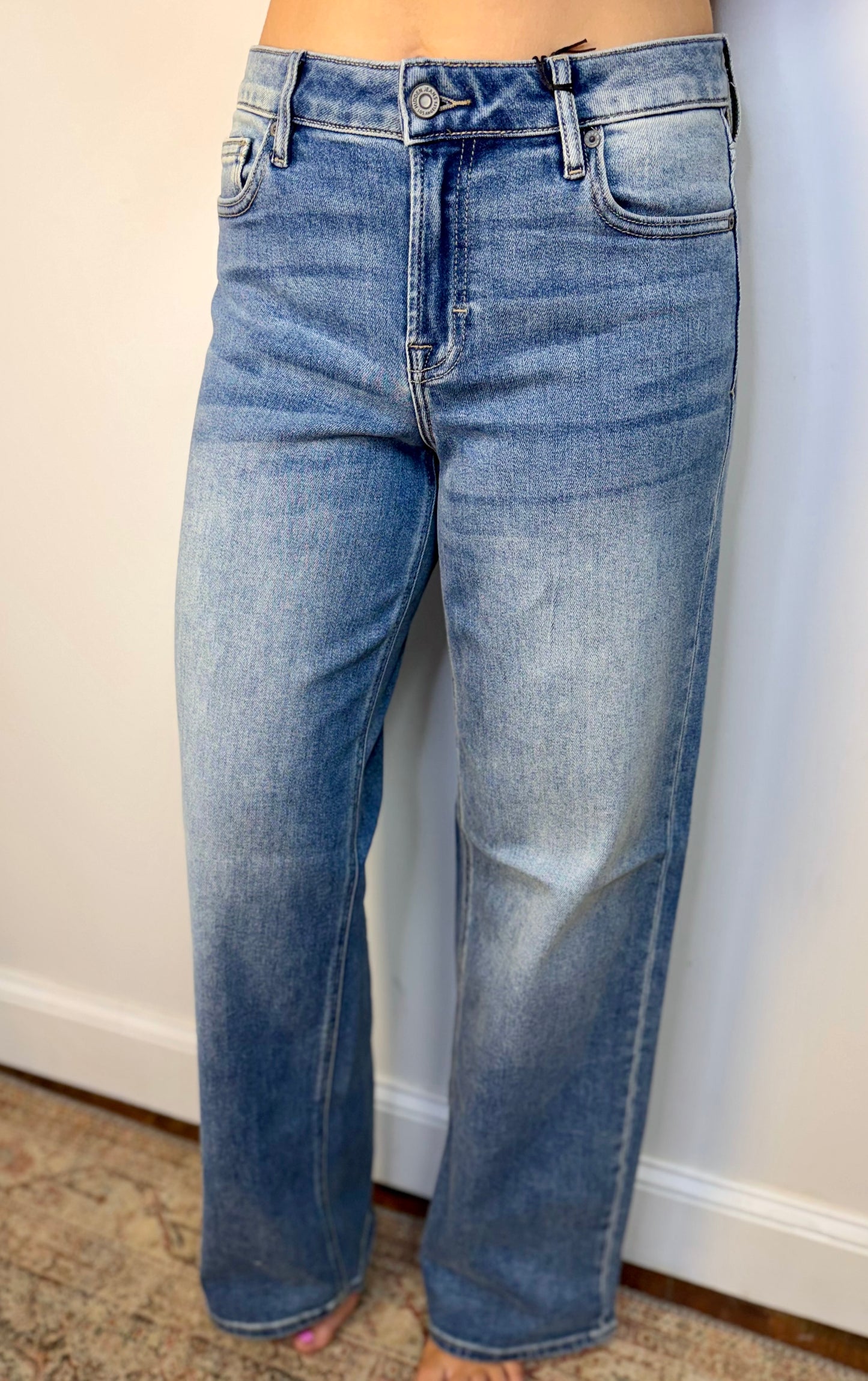 Logan Mid-Rise Dad Jean Medium Wash