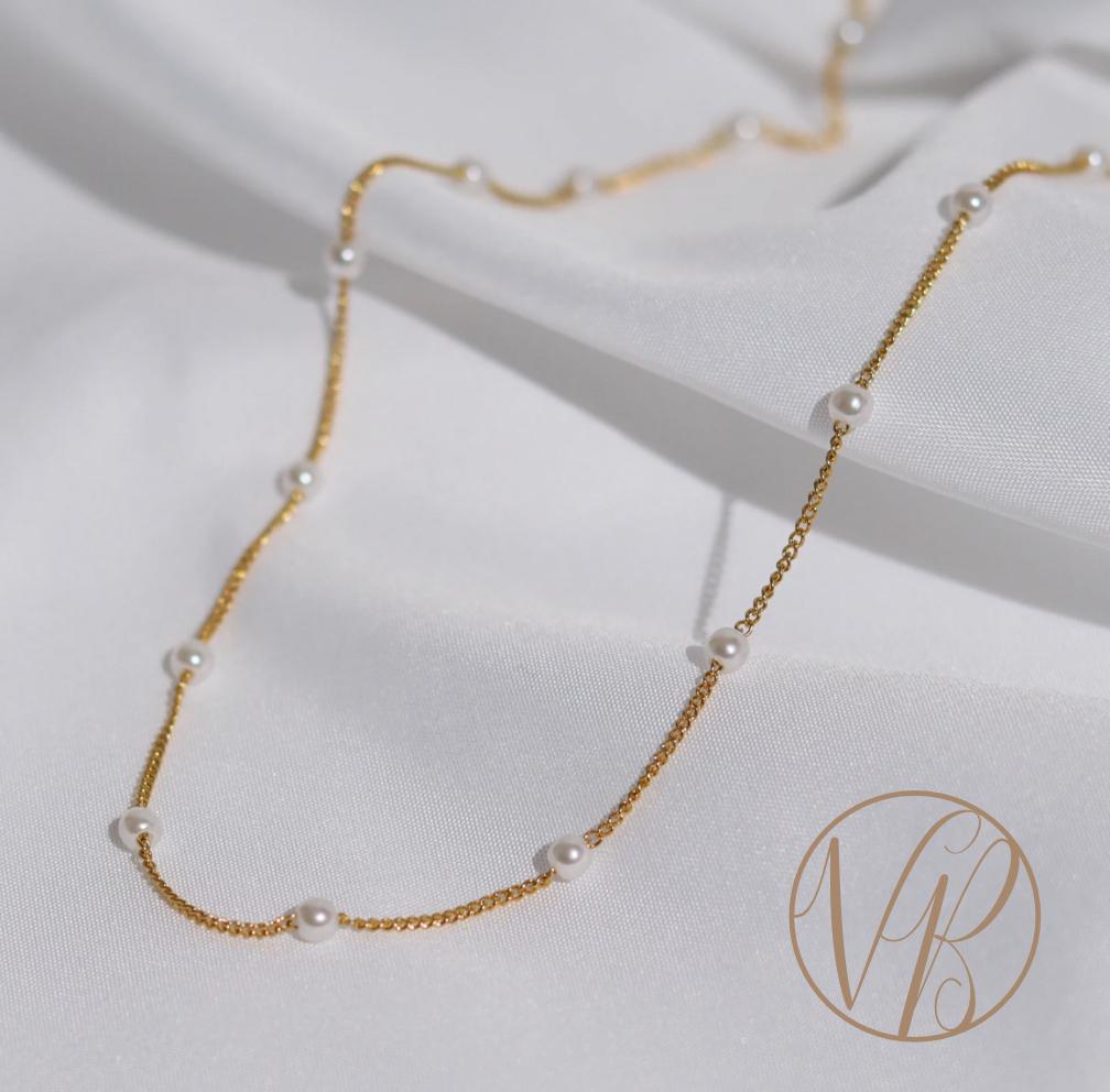 Molli Classic Pearl Dainty Necklace